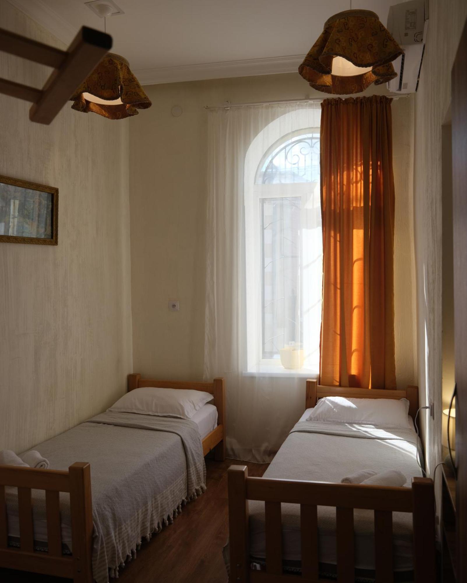 Hotel 1870 クタイシ エクステリア 写真