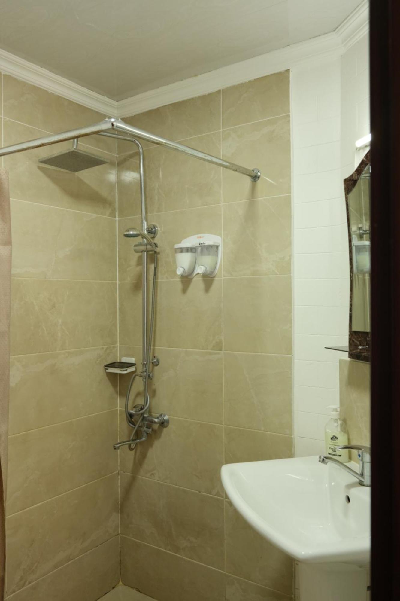 Hotel 1870 クタイシ エクステリア 写真